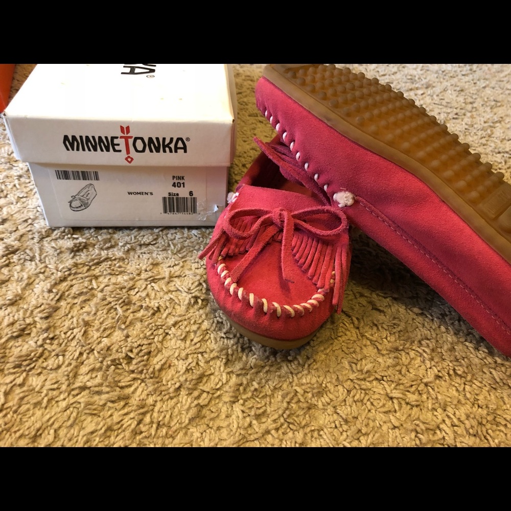 Minnetonka pink moccasins